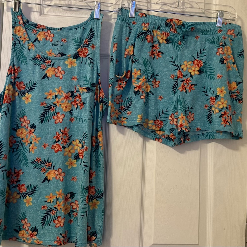Ultra soft and comfortable Croft & Barrow pj set